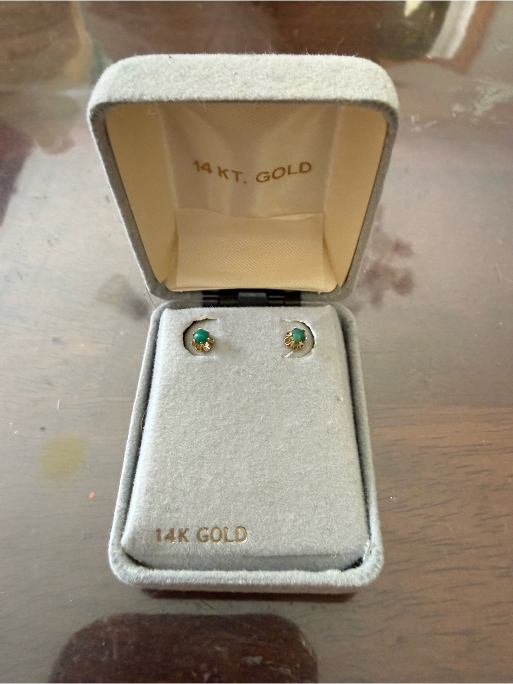 New In Box 14K Gold Emerald Green Stud Earrings